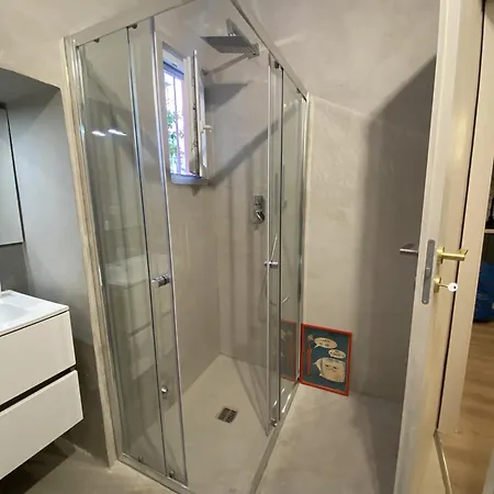 Quiet And Stylish - Center, Minutes To Station Apartament Bari