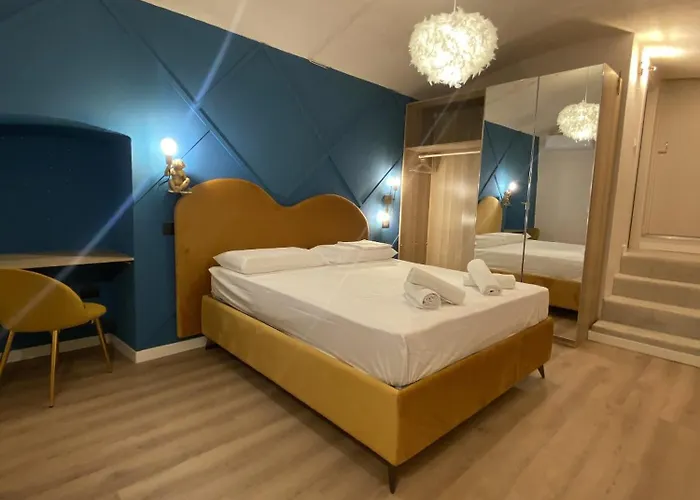 Quiet And Stylish - Center, Minutes To Station Apartament