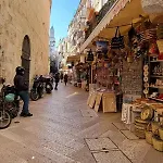 Quiet And Stylish - Center, Minutes To Station Apartman Bari