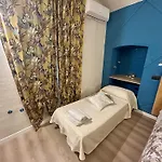 Quiet And Stylish - Center, Minutes To Station Apartman Bari