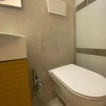 Quiet And Stylish - Center, Minutes To Station * Bari